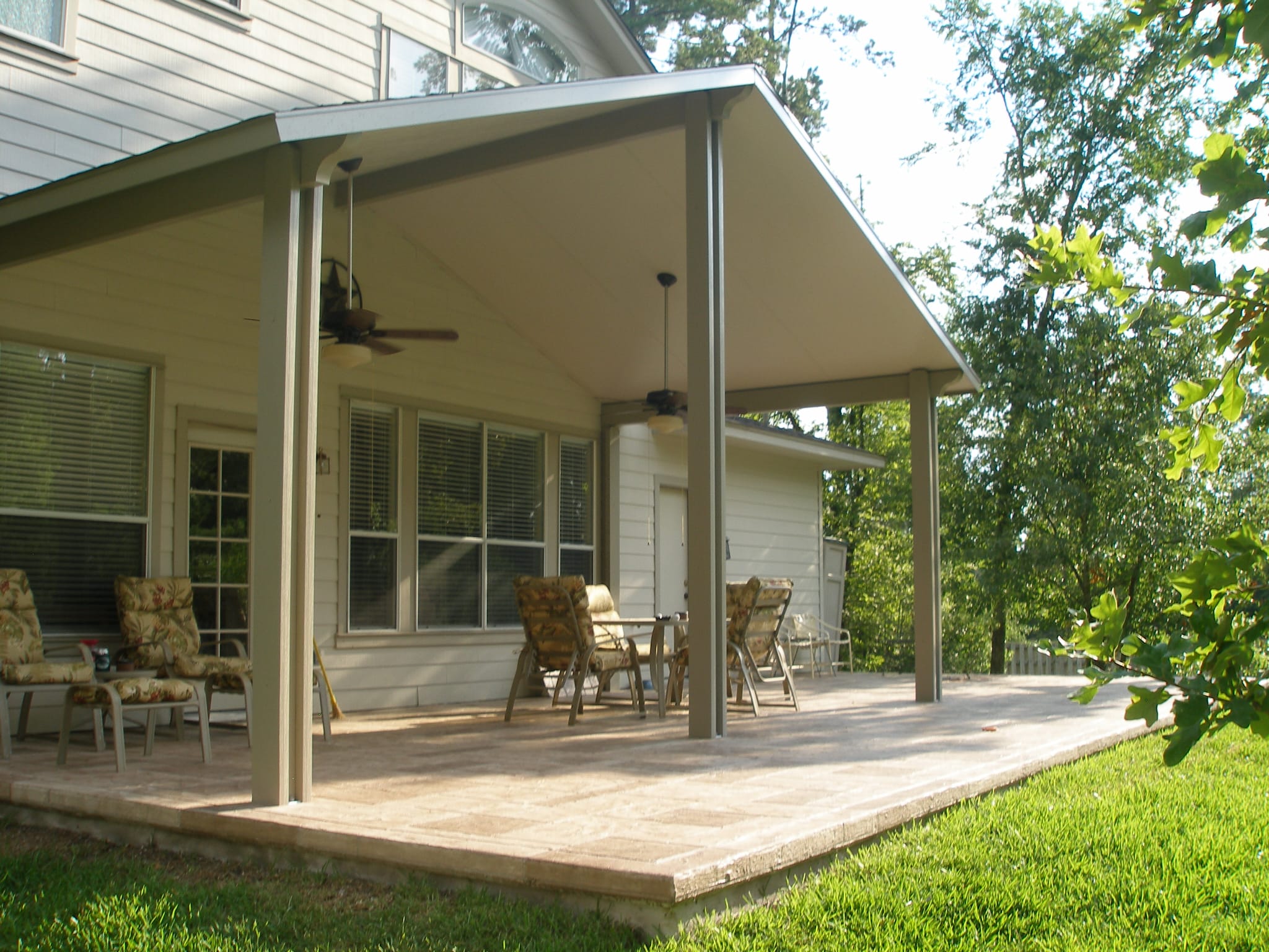 Aluminum patio cover with outdoor seating